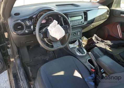 2013 Volkswagen Beetle z USA, uszkodzony, nr VIN 3VWFP7AT5DM688875